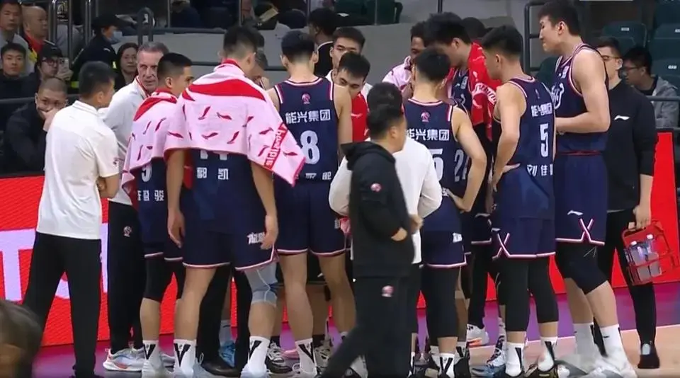 广州龙狮过, 队资历, 球员是可以 广州龙狮过, 队资历, 球员是可以