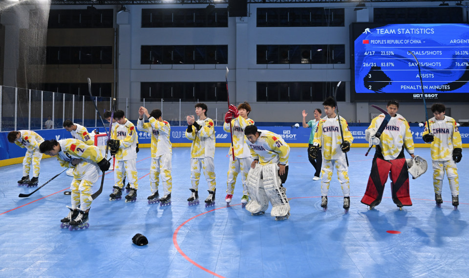 在决赛胜利, 和阿根廷队, 排轮滑球运